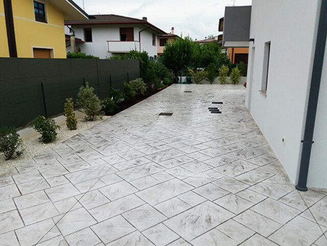 Pavimento area esterna casa Pavimento area esterna casa