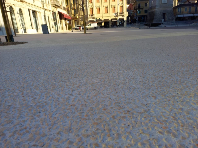 Sarone ecemento bianco Sarone ecemento bianco